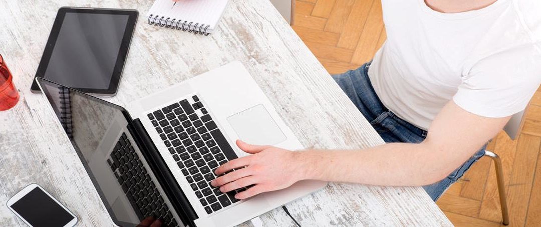 Crece la oferta de empleo por internet, y más para profesionales